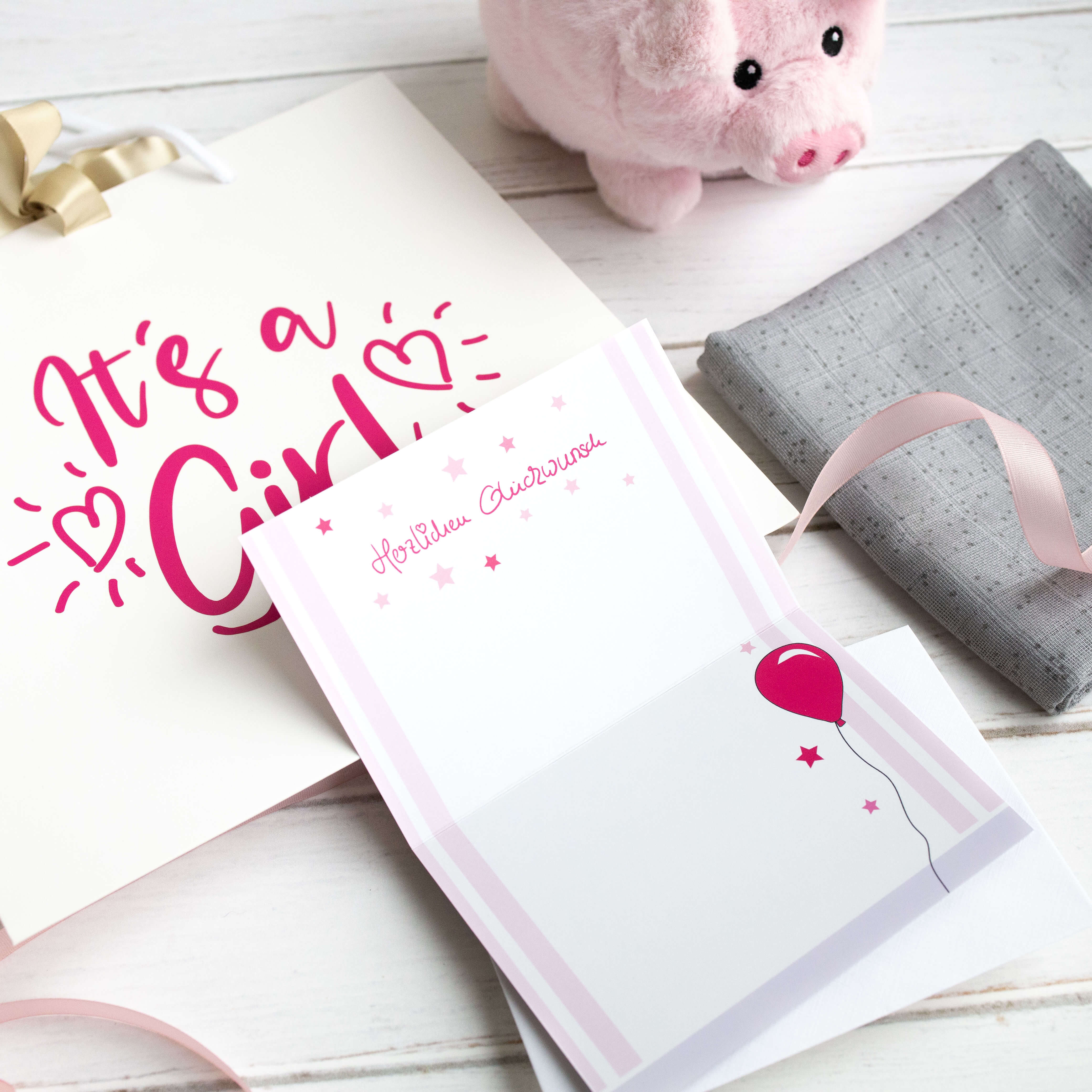 Geschenkset Geburt Mädchen - Plüsch Sparschwein, Karte, Mulltuch und hochwertige Tasche