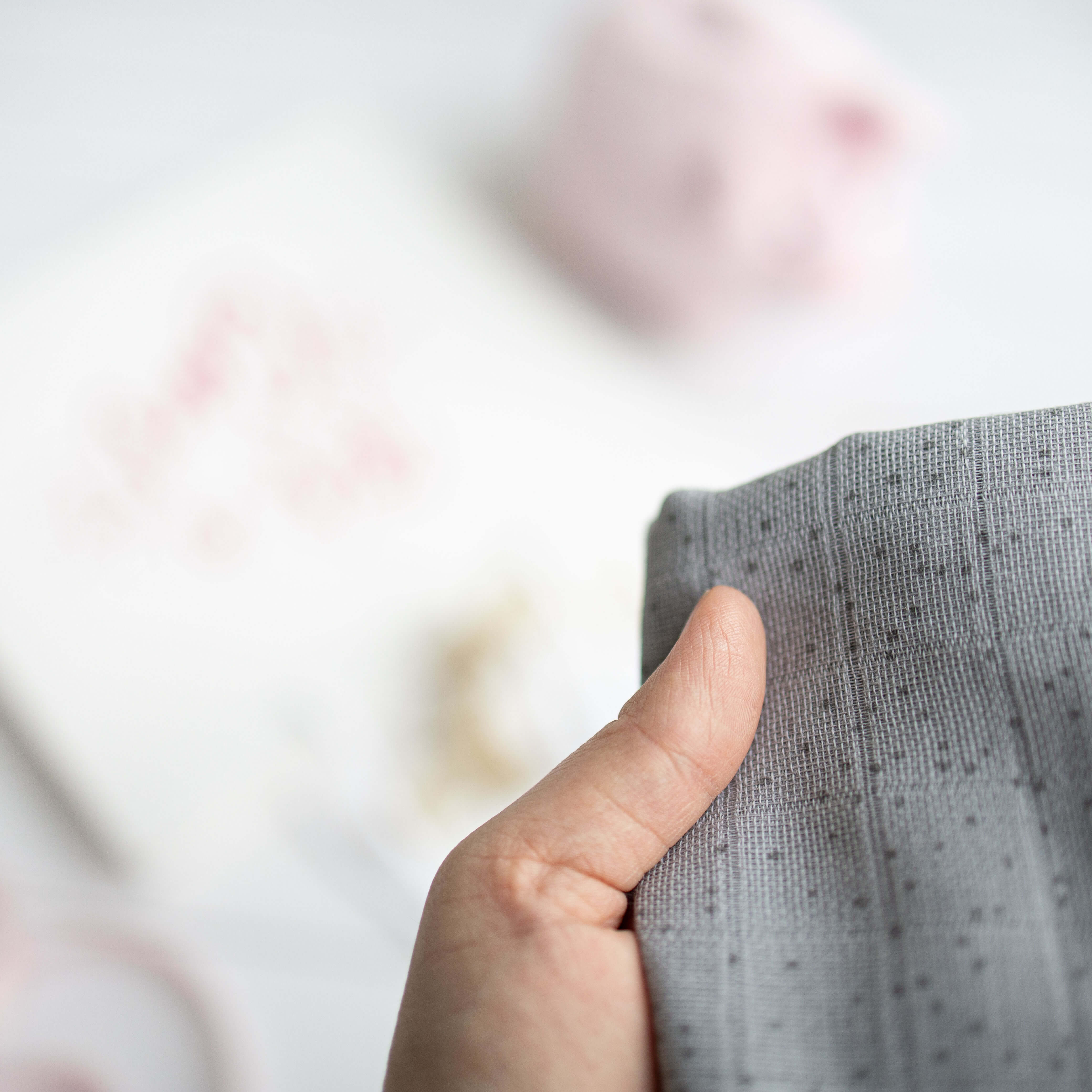 Geschenkset Geburt Mädchen - Plüsch Sparschwein, Karte, Mulltuch und hochwertige Tasche